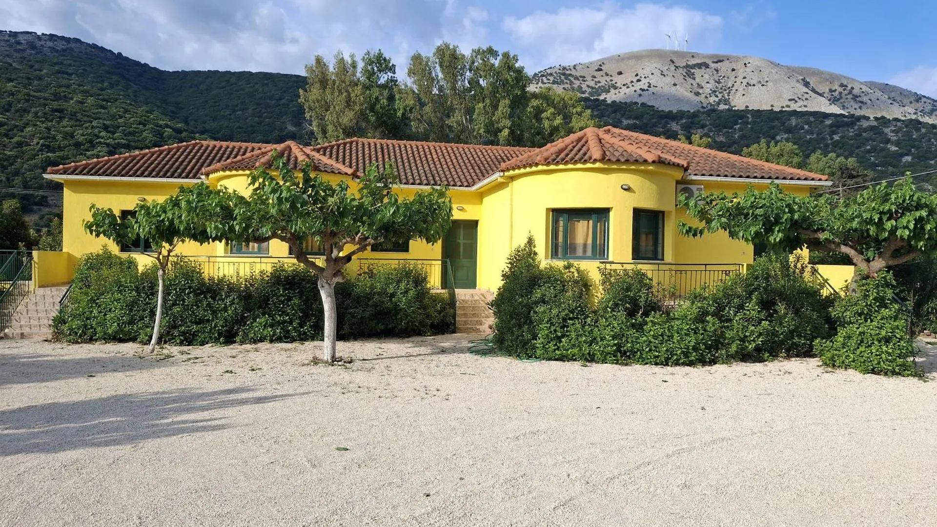 Countryside Studios Apartment Agia Efimia